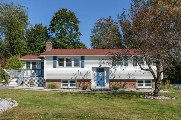 27 Eaton Dr, Hudson, MA 01749