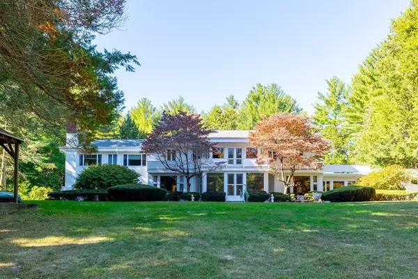 7 Turtle Lane, Dover, MA 02030