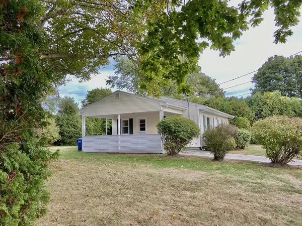 Fairhaven, MA 02719,11 Hamlet St