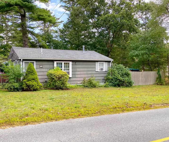 127 Plymouth Ave, Wareham, MA 02538