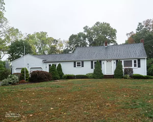 Halifax, MA 02338,228 Monponsett
