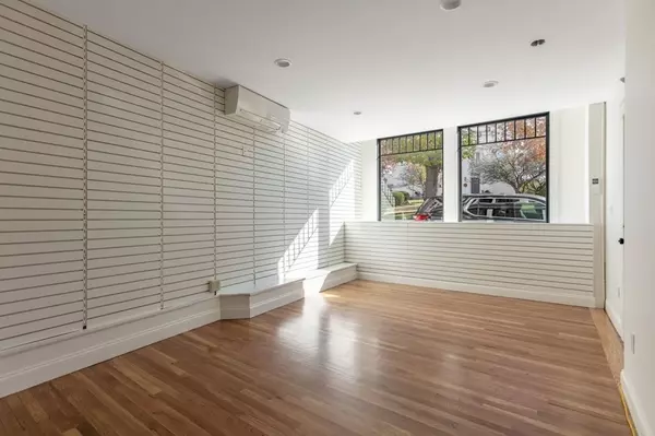 Rockport, MA 01966,39 Main Street #1G