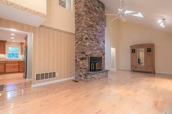 Boxborough, MA 01719,62 Macintosh Ln #62