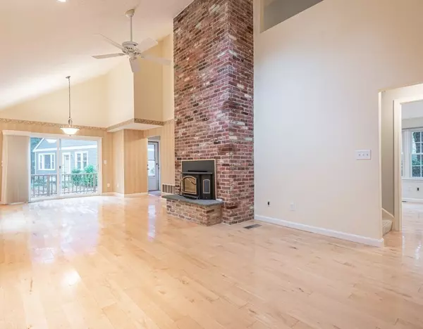 Boxborough, MA 01719,62 Macintosh Ln #62