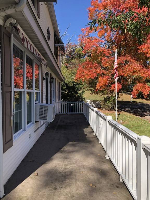 Bellingham, MA 02019,68 Cooks Ln