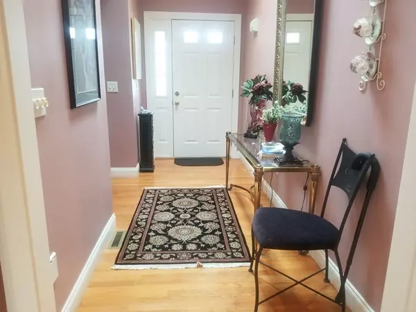 West Boylston, MA 01583,154 Hillside Village Dr #154