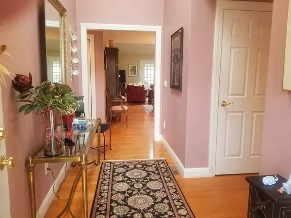 West Boylston, MA 01583,154 Hillside Village Dr #154