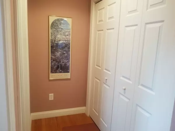 West Boylston, MA 01583,154 Hillside Village Dr #154