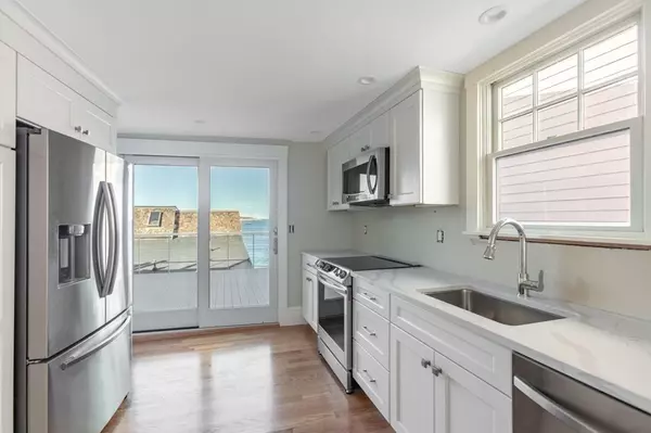 Rockport, MA 01966,39 Main Street #2