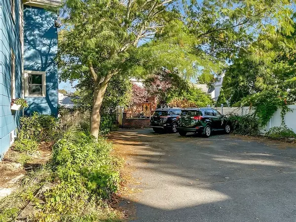 Medford, MA 02155,7-9 Vine Street