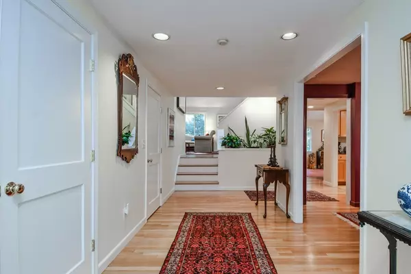 Sherborn, MA 01770,50 Old Orchard Rd