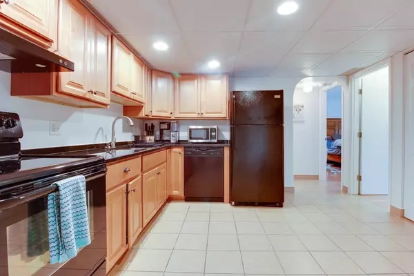 Milford, MA 01757,12 Shadowbrook Ln #44