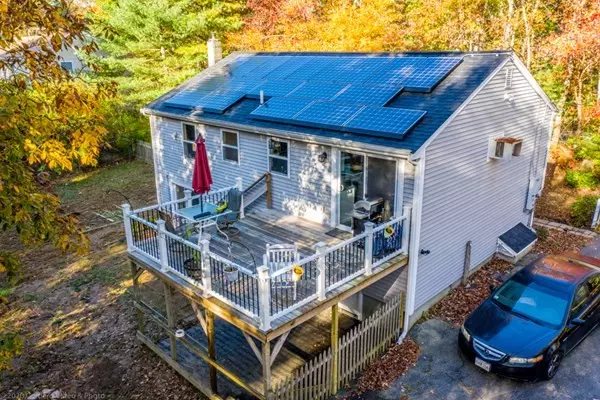 Berkley, MA 02779,12 Seymour St