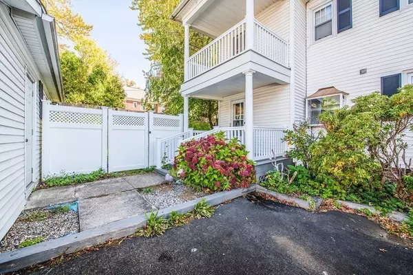 Springfield, MA 01107,70-72 Chapin Ter