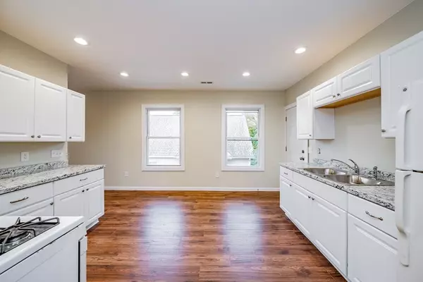 West Springfield, MA 01089,48 Chapin St