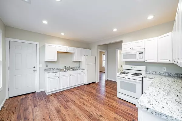 48 Chapin St, West Springfield, MA 01089