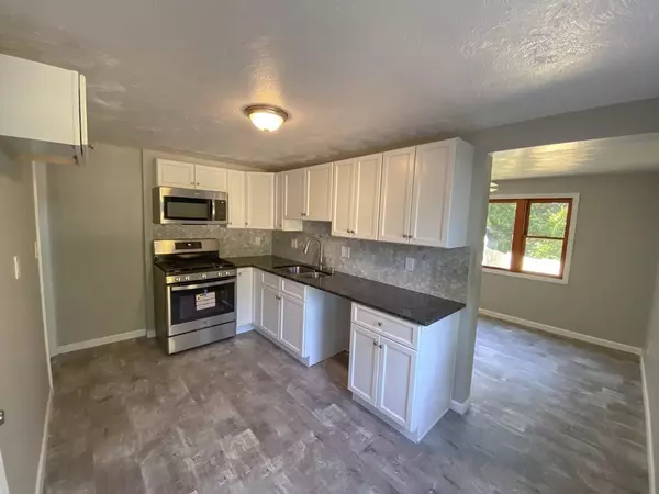 Springfield, MA 01151,72 Midway St