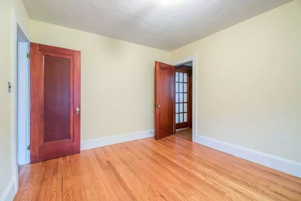 Springfield, MA 01104,83-85 Mayfair Ave