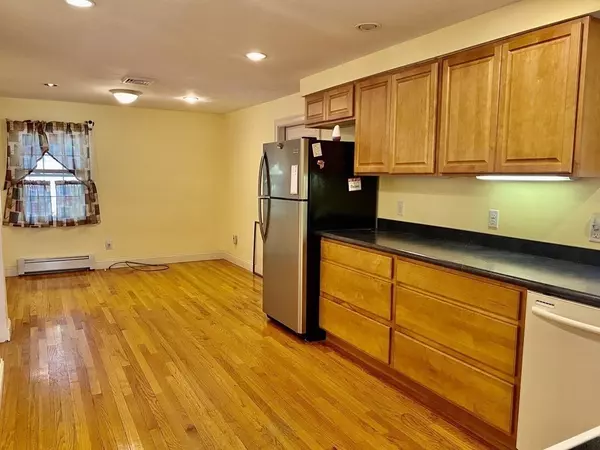 West Boylston, MA 01583,323 Maple St