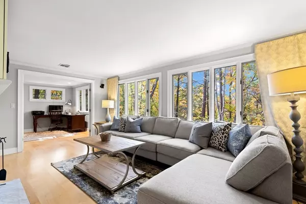 Manchester, MA 01944,89 Pine Street