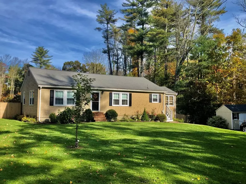 65 Bonney Hill Ln, Hanson, MA 02341