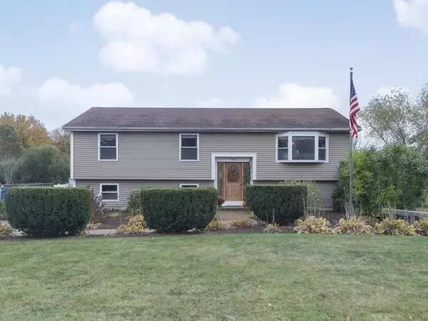 67 Riverfield Rd, Taunton, MA 02780