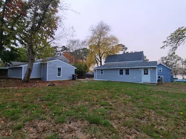 164 Puffer Ave, Swansea, MA 02777