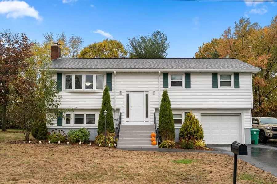 9 Belmont Rd, Burlington, MA 01803