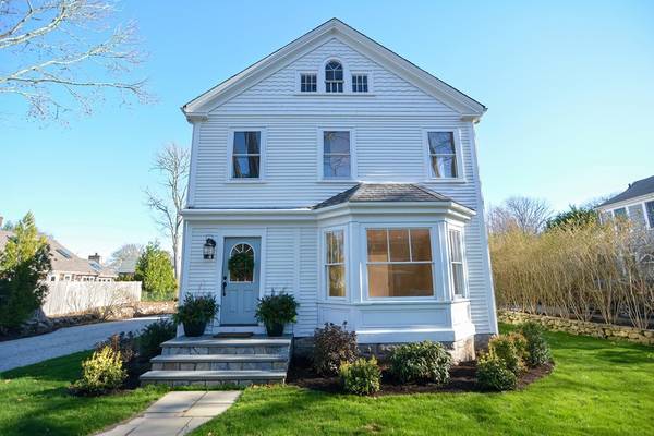 67 Pleasant St, Marion, MA 02738