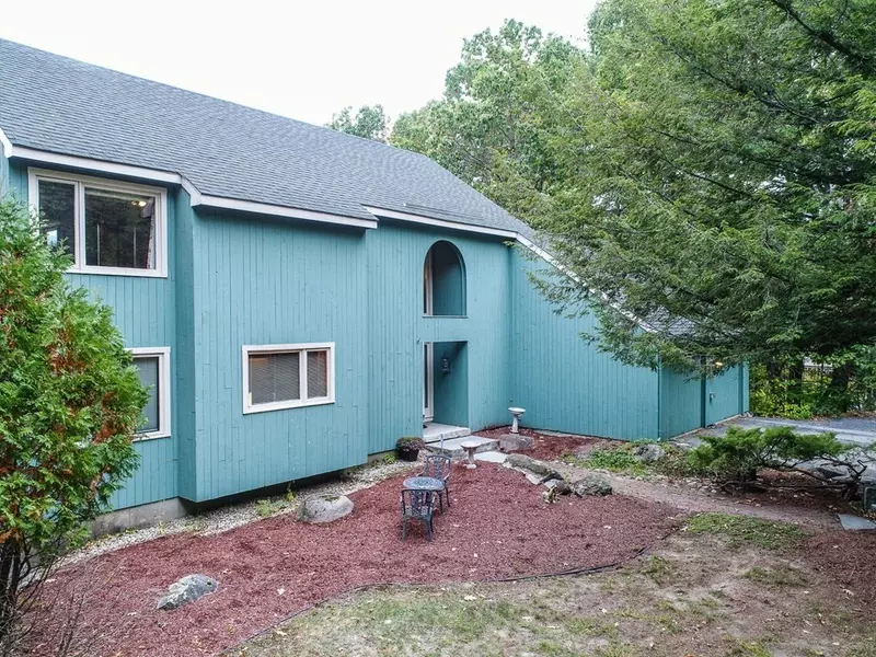 1 Regency Dr, Bedford, NH 03110