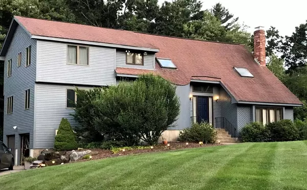 30 Shoreline Dr, Foxboro, MA 02035