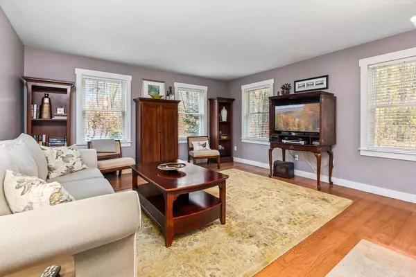 Kingston, NH 03833,18 South Rd