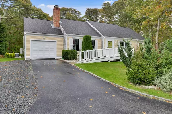 Harwich, MA 02646,30 Anchorage Ct