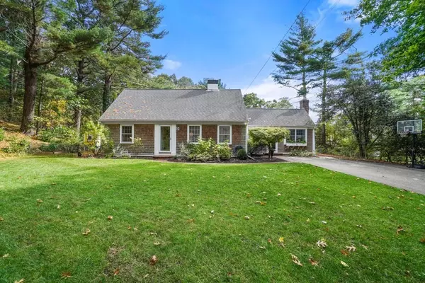 110 Duck Hill Rd, Duxbury, MA 02332