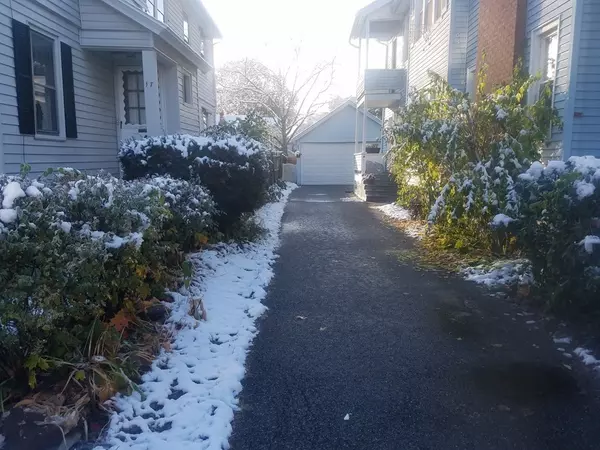 Springfield, MA 01108,11-15 Alsace St