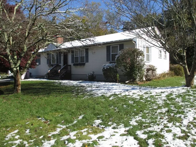 39 Barden Lane, Warren, RI 02885