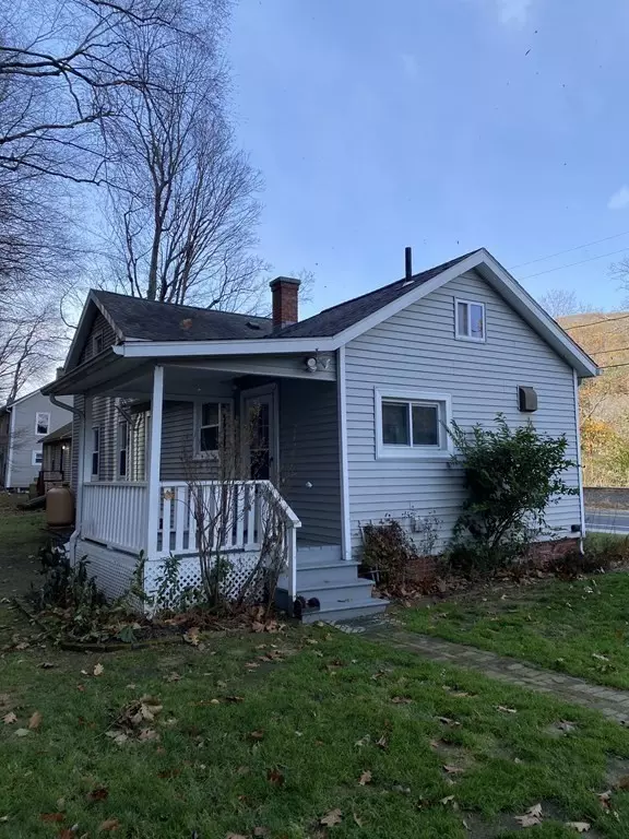 Huntington, MA 01050,6 Laurel Road