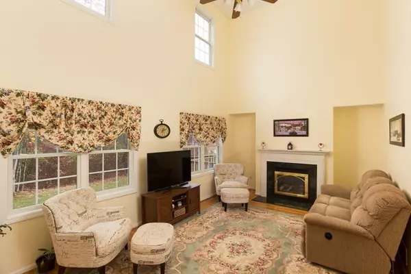 Abington, MA 02351,523 Thayer St #523
