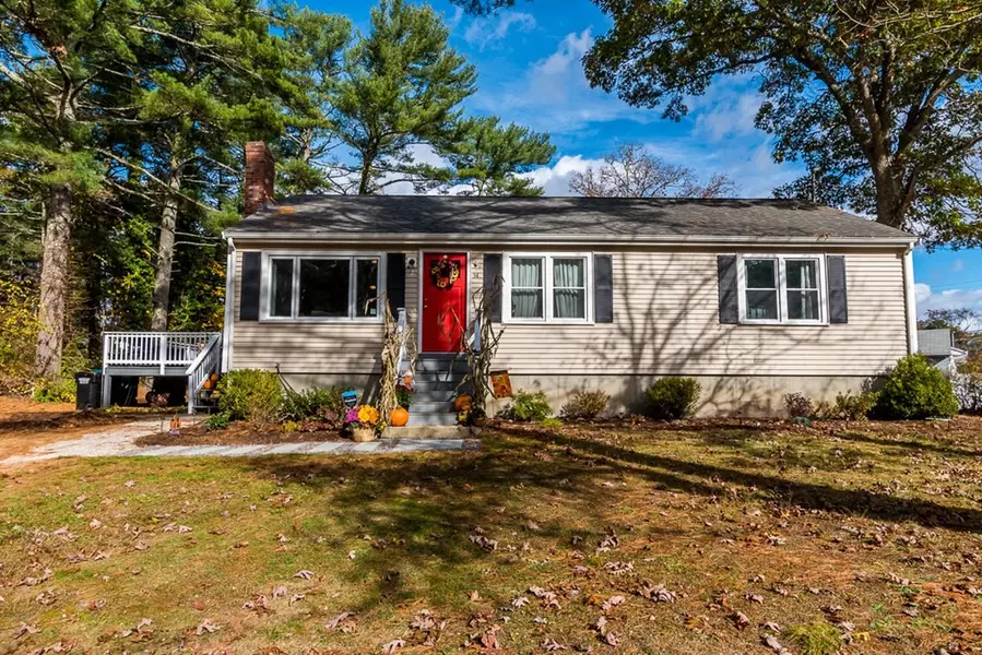 14 Littleton Dr, Wareham, MA 02571