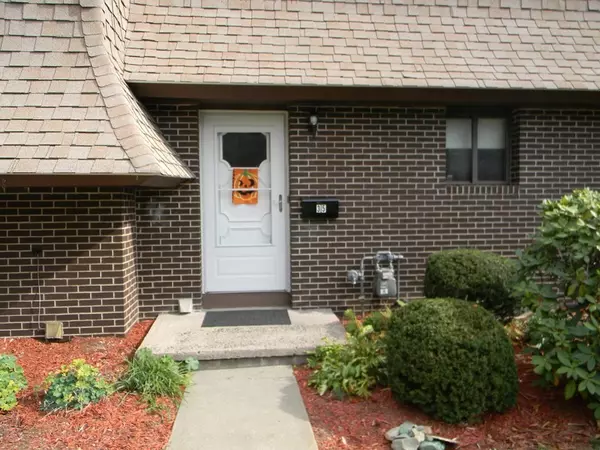 35 Beekman Drive #35, Agawam, MA 01001