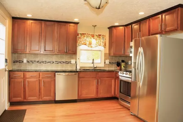 Springfield, MA 01129,15 Albee St