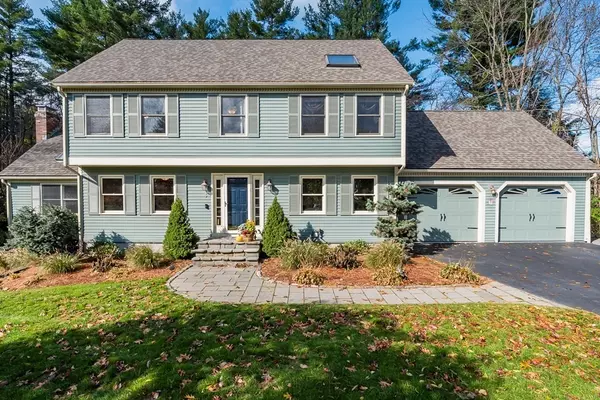 3 Steeplechase Ln, Franklin, MA 02038