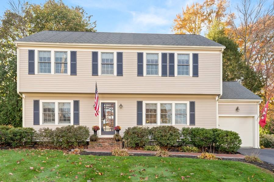 8 Hickory Rd, Norwood, MA 02062