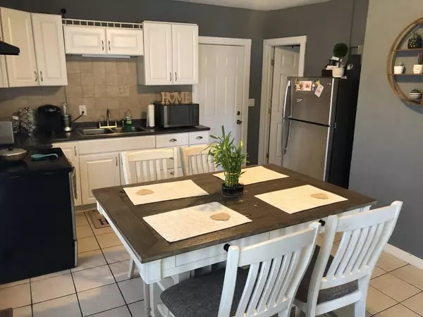 Springfield, MA 01151,1422-1424 Worcester St