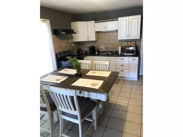 Springfield, MA 01151,1422-1424 Worcester St