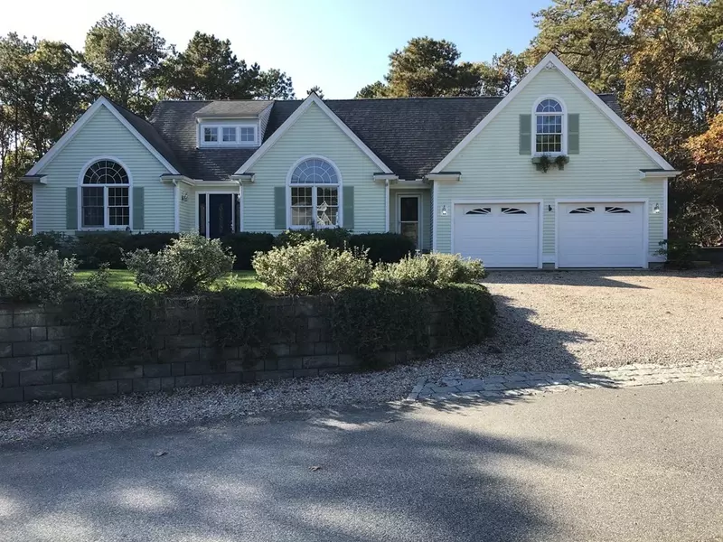 69 Palmer Rd, Mashpee, MA 02649