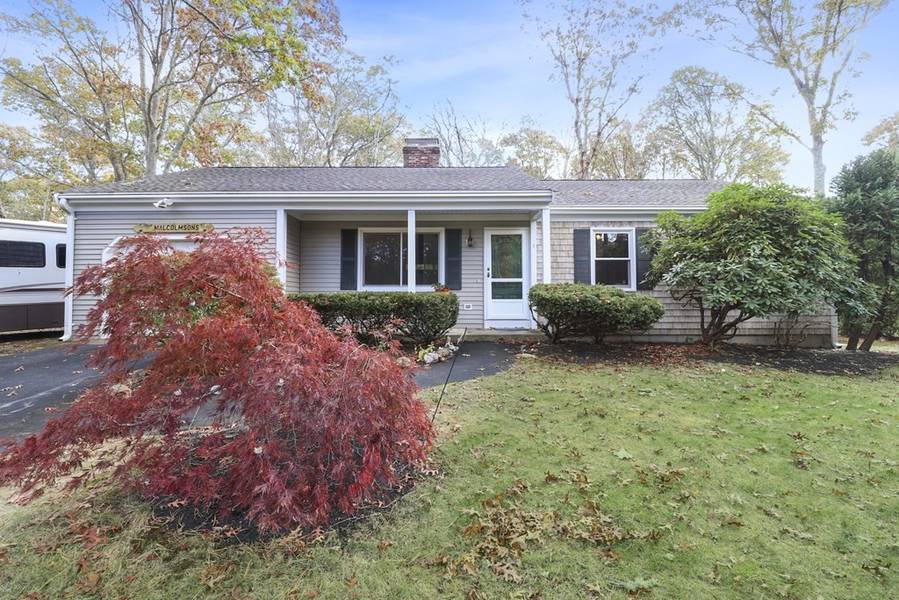 5 Bunker Cir, Sandwich, MA 02563