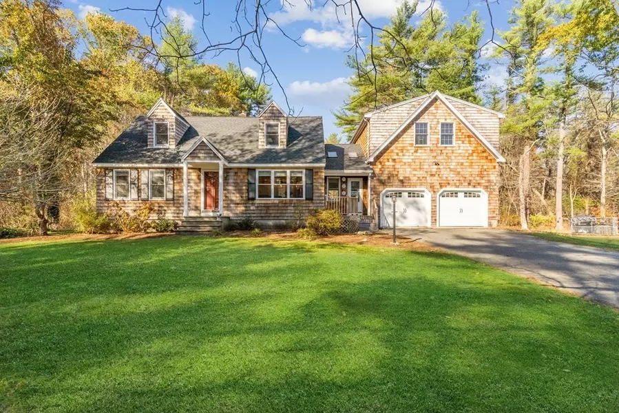83 Barrows St, Norton, MA 02766