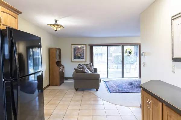 Agawam, MA 01001,97 Beekman Dr #97