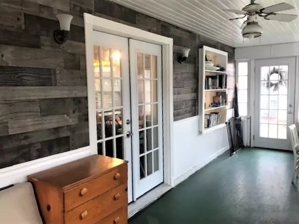 Montague, MA 01376,136 Montague City Road